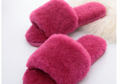 China Lanas que alinean los deslizadores mullidos para mujer, suela de goma borrosa caliente rosada de los deslizadores proveedor