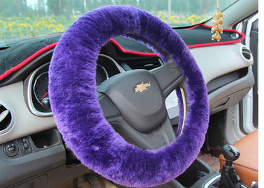 China Resbalón anti cómodo de la piel de la cubierta púrpura suave real del volante para el sudor de la mano proveedor