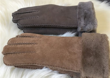 China Manoplas reales hechas a mano de los guantes de la guarnición de las lanas de los guantes el 100% del invierno de la zalea de las mujeres proveedor