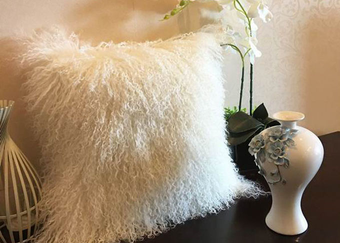 Almohada decorativa borrosa blanca, amortiguador mongol rizado extralargo de la lana de cordero 