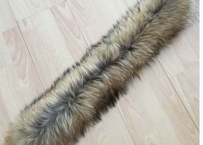 Cuello para hombre el 100% de la piel del mapache de la chaqueta hecho a mano con los colores modificados para requisitos particulares/tamaño