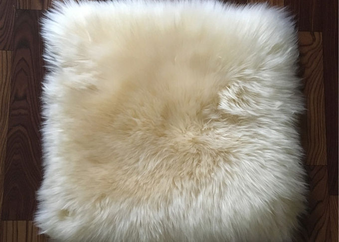 Piel merina auténtica teñida del cojín cómodo de la lana de cordero para mantener caliente