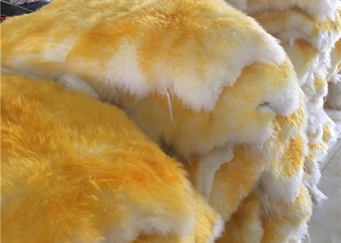 Color doble reutilizable del amarillo del guante del mitón del coche que se lava echado a un lado con lanas puras del 100%