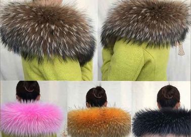 China Calentador desmontable del mapache del cuello auténtico de gran tamaño de la piel suave para la chaqueta del invierno proveedor