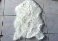China Manta blanca grande decorativa de la piel de imitación del sitio 2 * 3 pies, sola manta del piso de la piel de imitación de la piel compañía