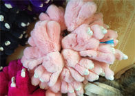 El bolso de relleno del conejo del algodón del 100% PP encanta el color rosado el 15cm el 18cm de los llaveros