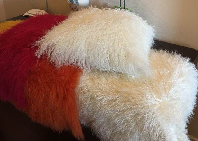 Cuadrado largo rosado mongol auténtico de la almohada de tiro de la piel del cordero de la zalea del pelo de la piel el 100% los 45cm