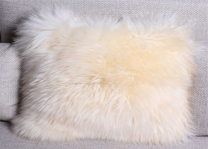 Forma decorativa del cuadrado del cojín de la lana de cordero del sofá casero con lanas lisas largas